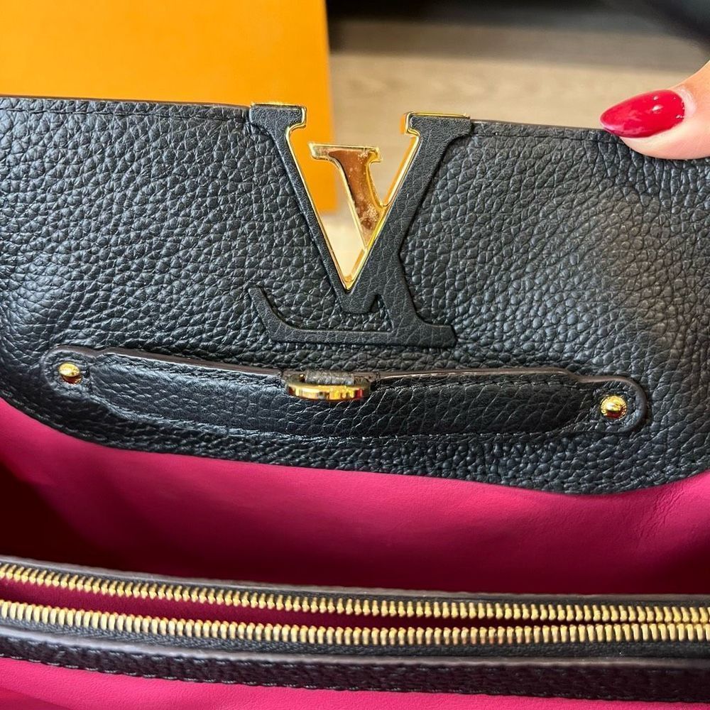 Louis Vuitton Handbag Capucines MM - Picture 8 of 17